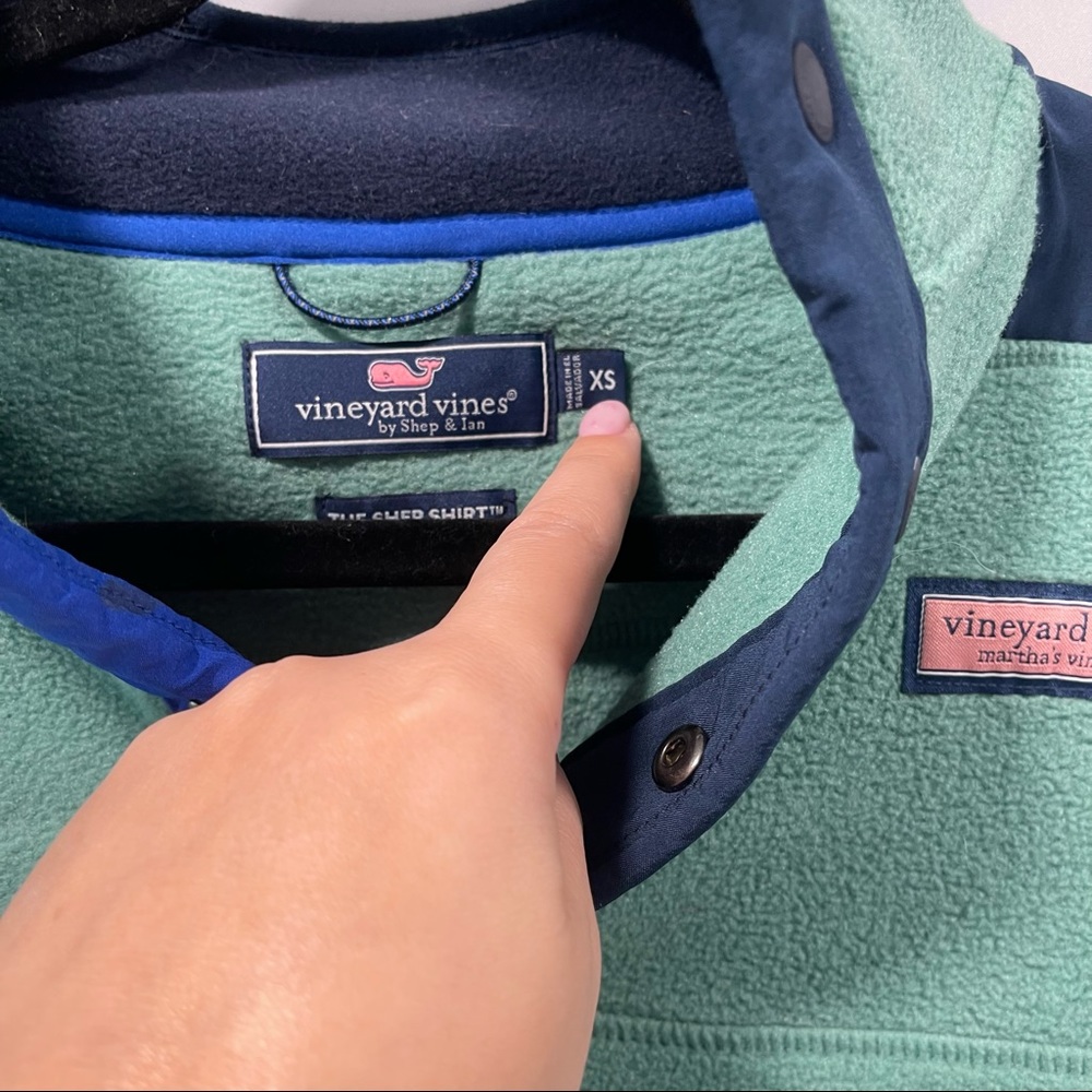 VINEYARD VINES • green zip up pullover SIZE XS - Picture 2 of 5